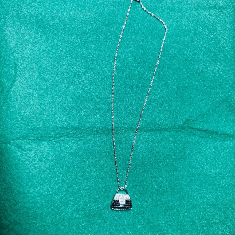 925 Elegant Silver and Black Pendant Necklace new with no tag
